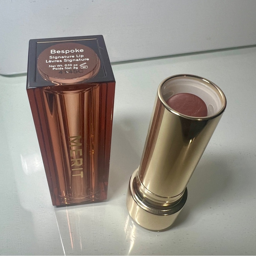 Merit signature lip BESPOKE